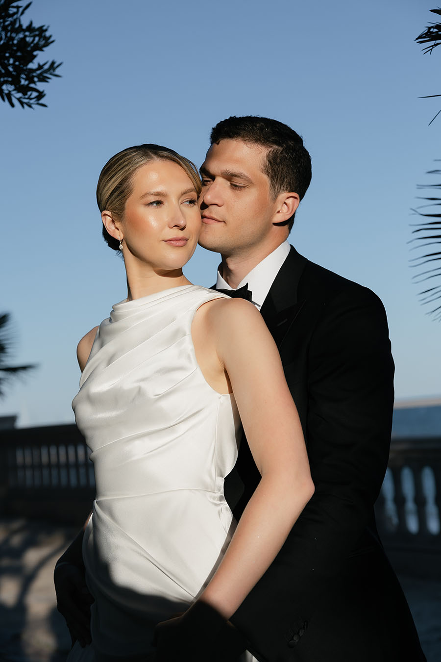 Wedding portrait at Xalet del Nin by the sea